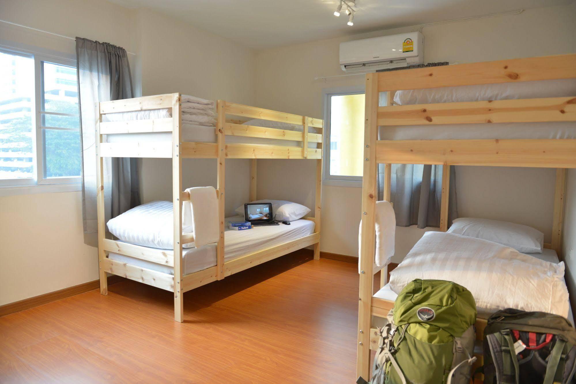 Panpan Hostel Банкок Екстериор снимка