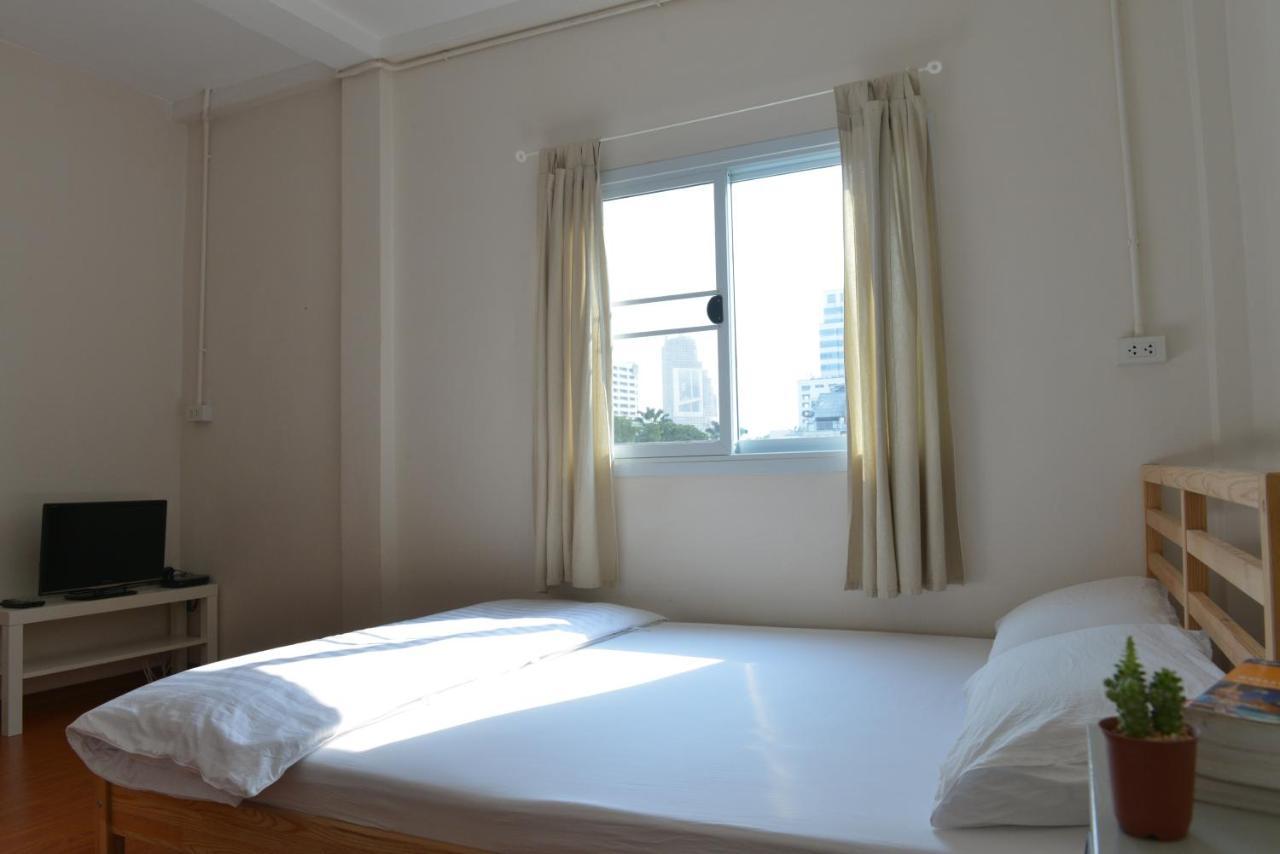 Panpan Hostel Банкок Екстериор снимка