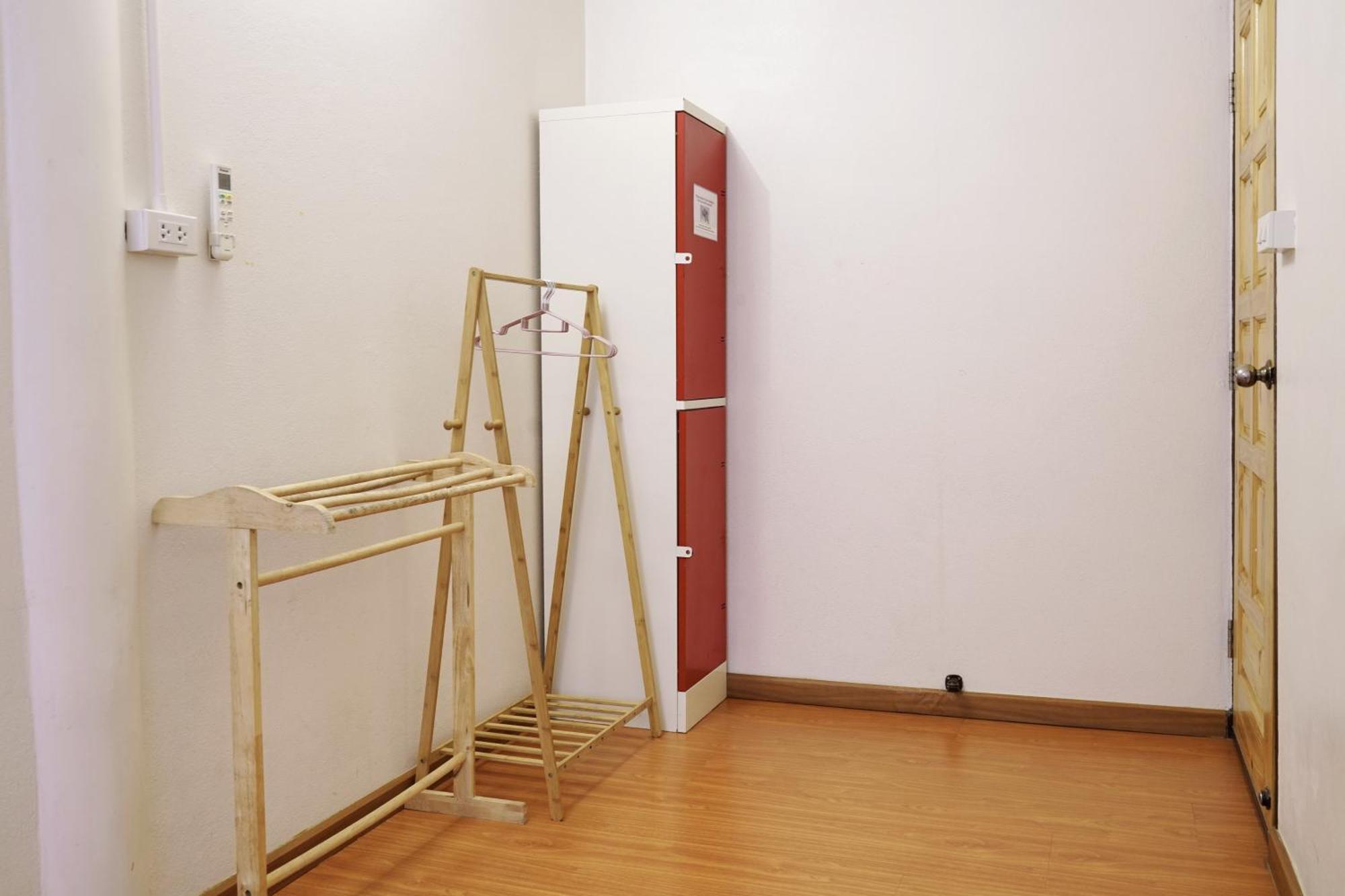 Panpan Hostel Банкок Екстериор снимка