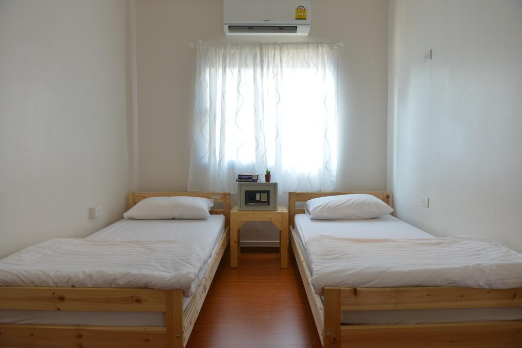 Panpan Hostel Банкок Екстериор снимка