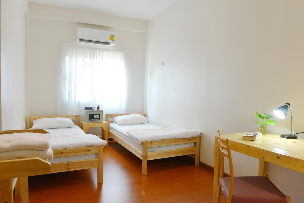 Panpan Hostel Банкок Екстериор снимка