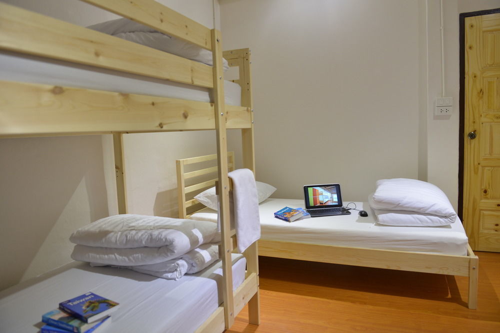 Panpan Hostel Банкок Екстериор снимка