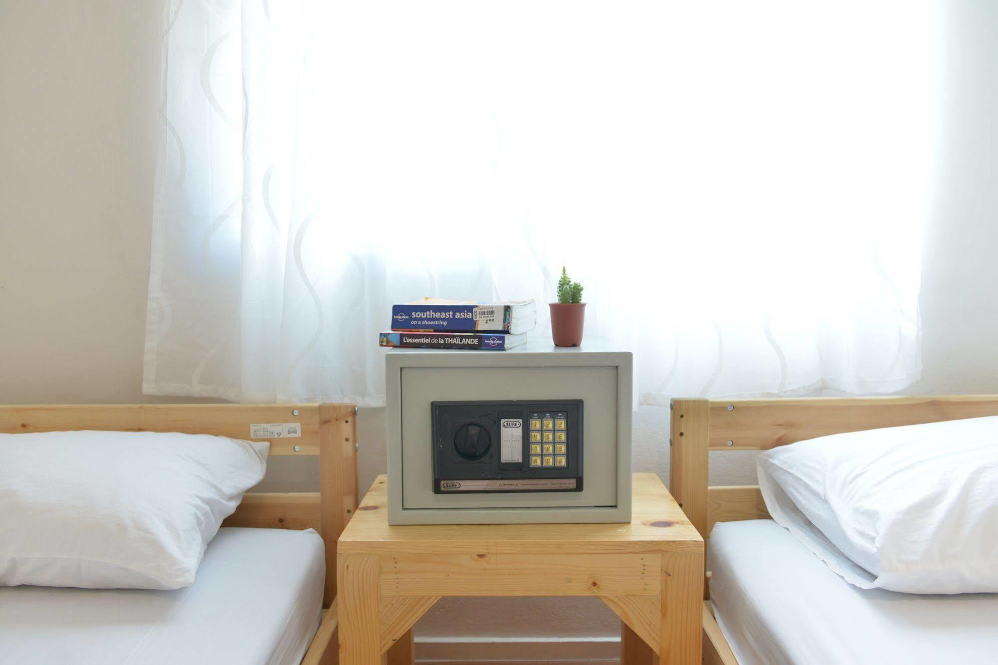 Panpan Hostel Банкок Екстериор снимка