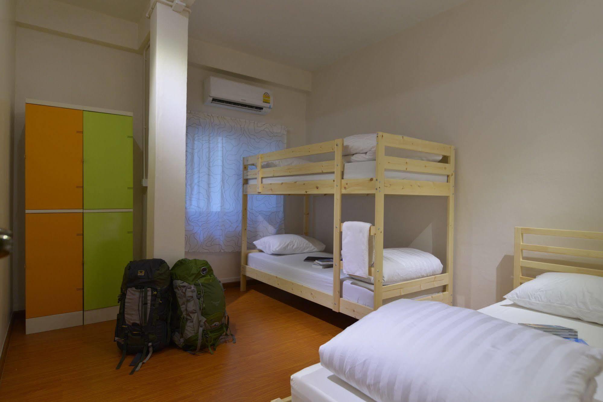 Panpan Hostel Банкок Екстериор снимка