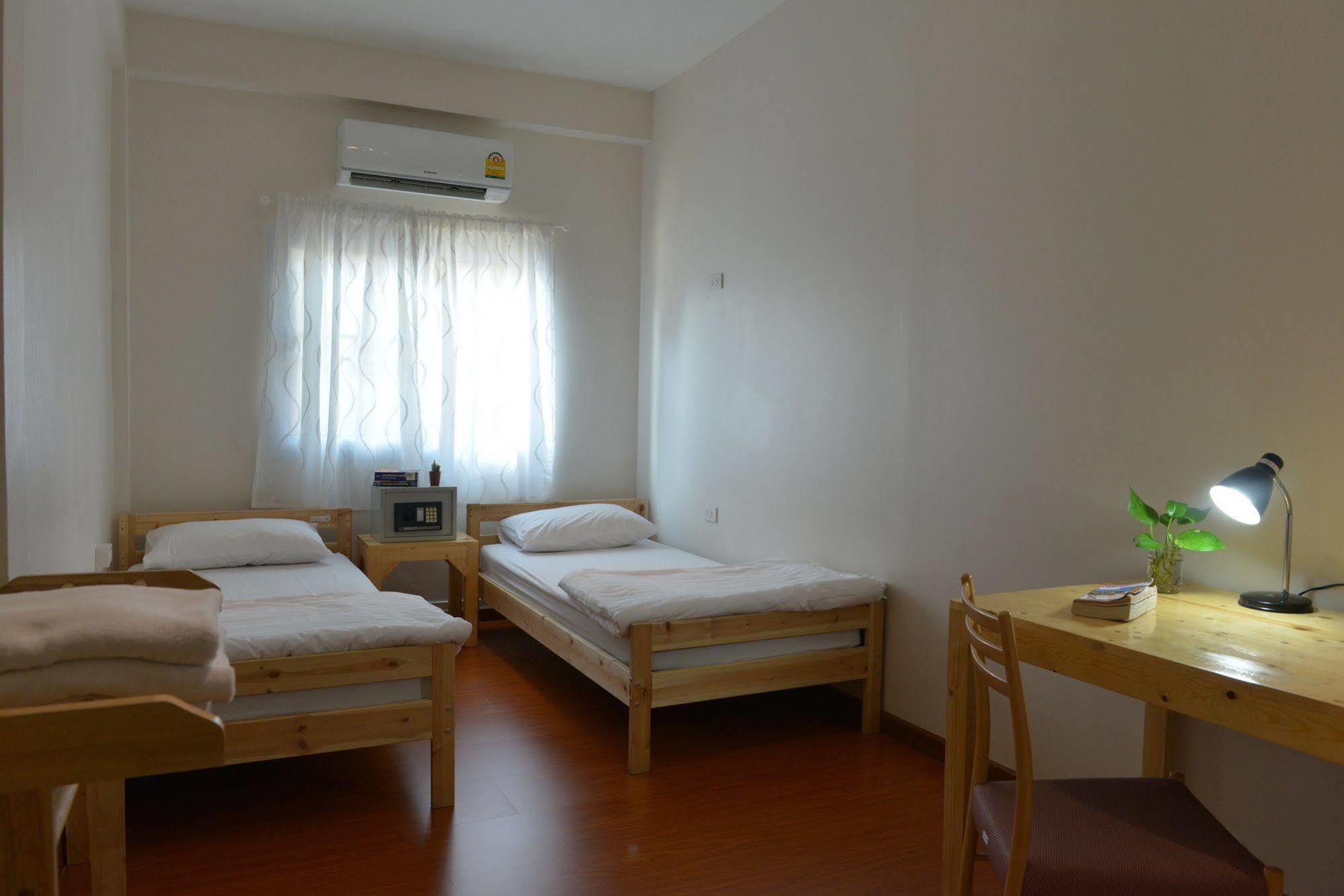 Panpan Hostel Банкок Екстериор снимка