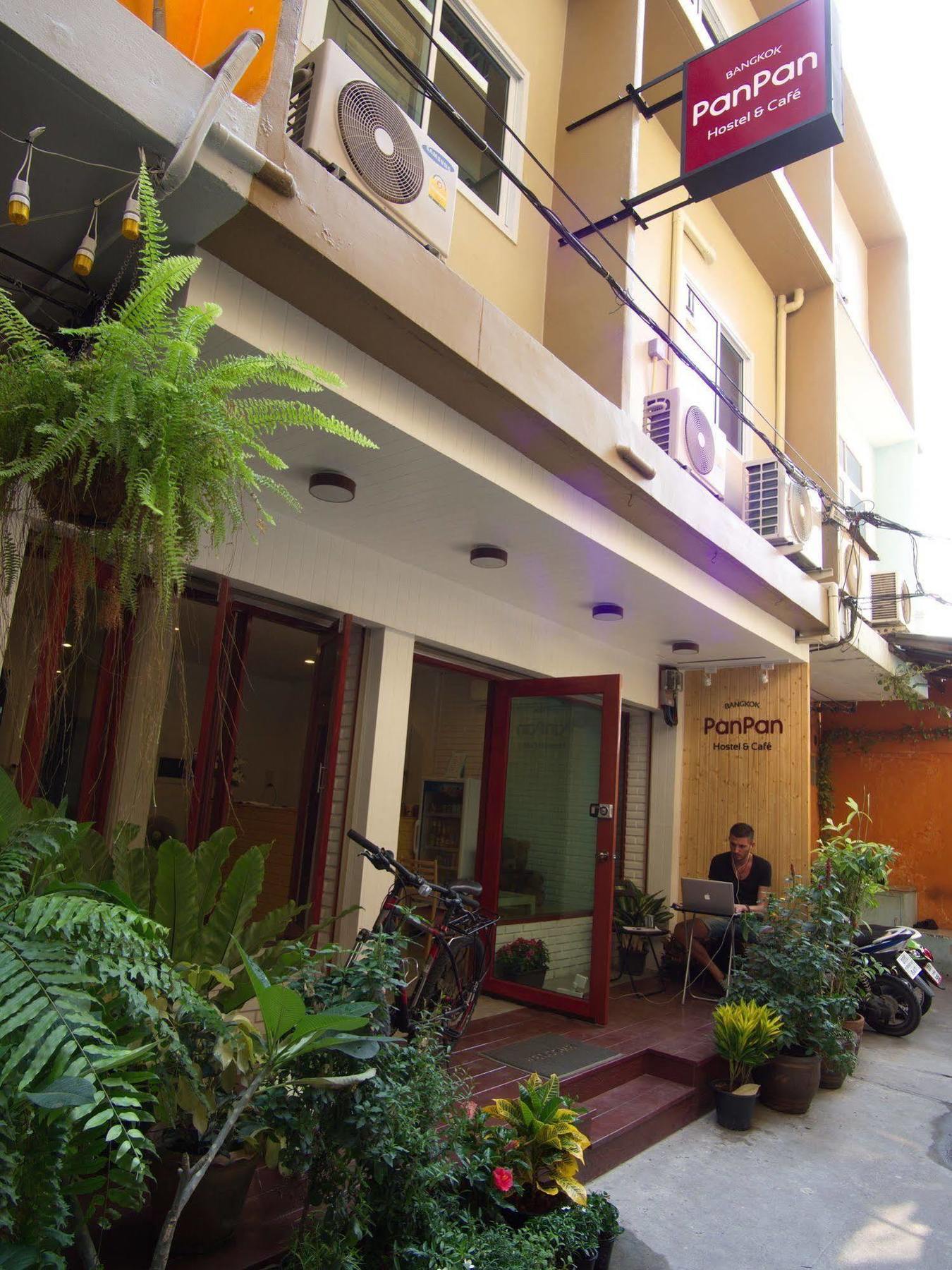 Panpan Hostel Банкок Екстериор снимка
