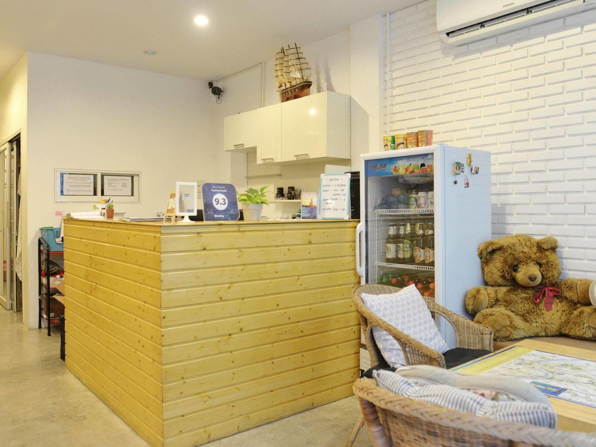 Panpan Hostel Банкок Екстериор снимка