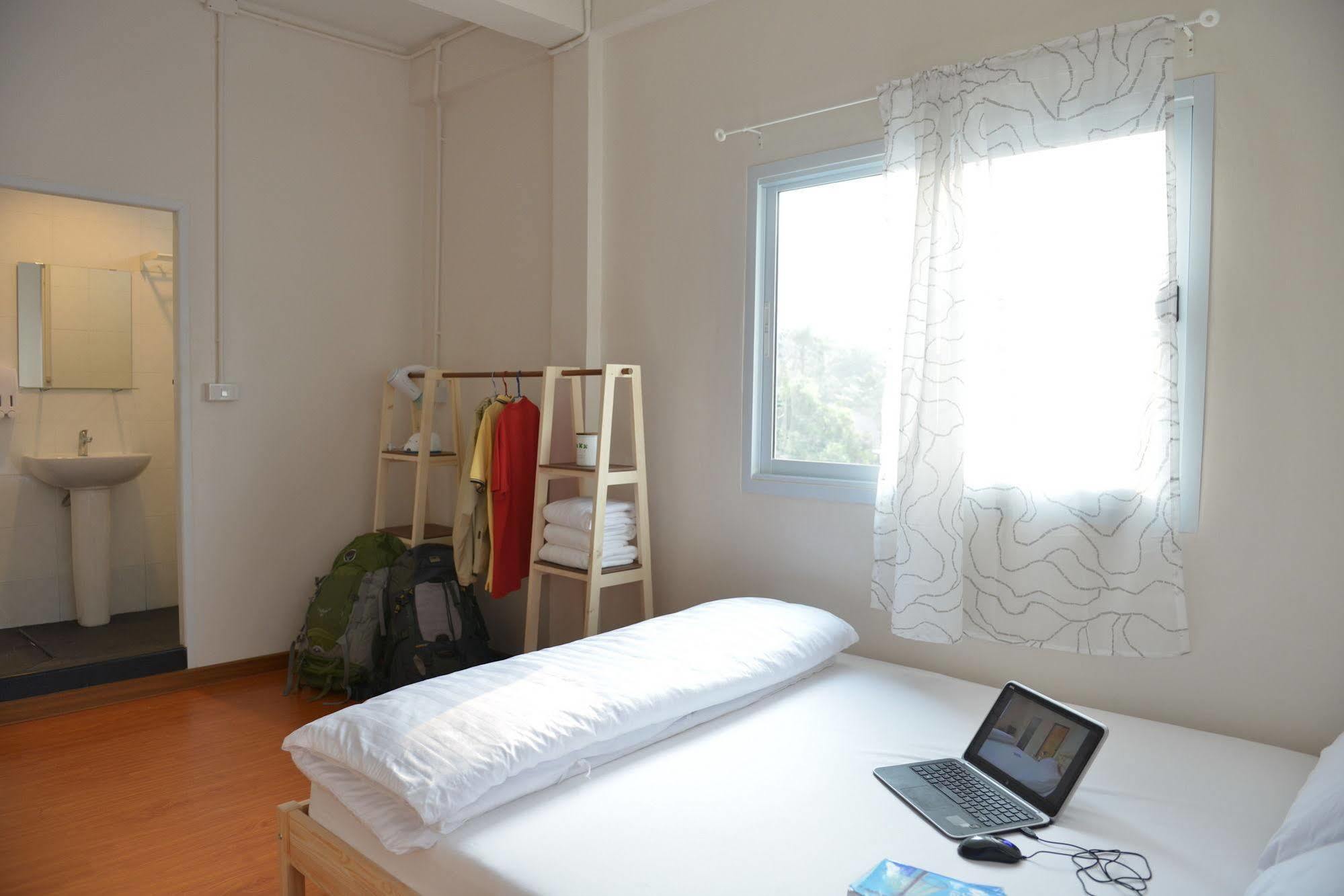 Panpan Hostel Банкок Екстериор снимка