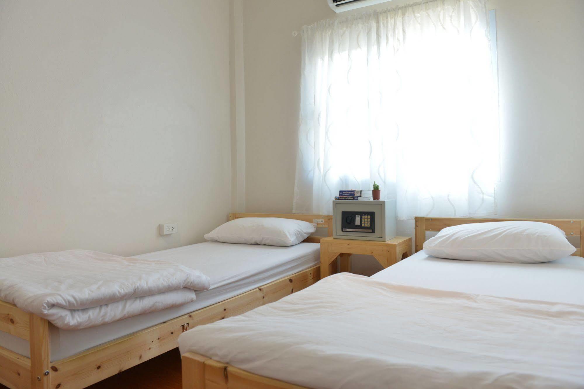Panpan Hostel Банкок Екстериор снимка