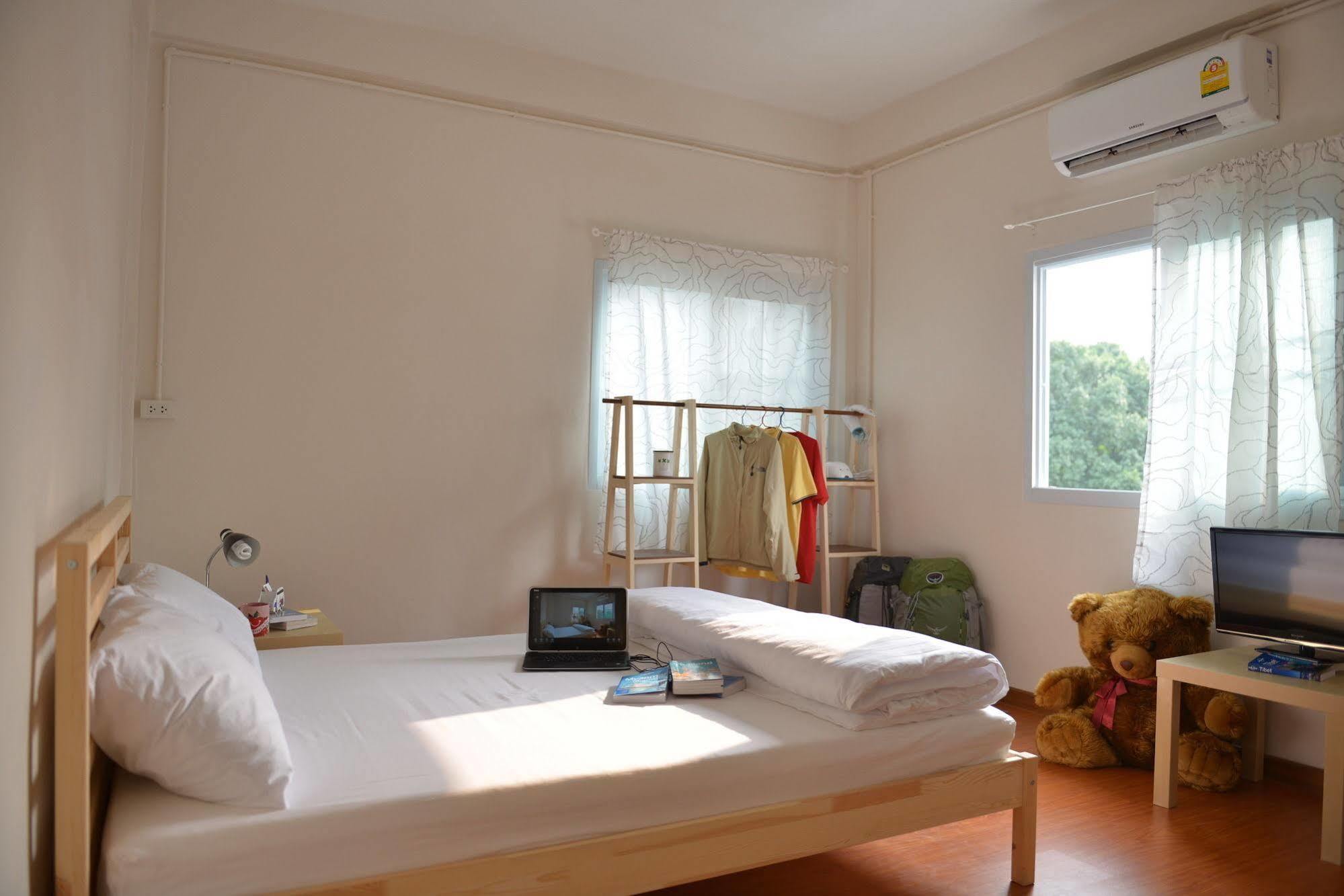 Panpan Hostel Банкок Екстериор снимка